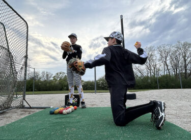 renegades-outside-catcher throw-field